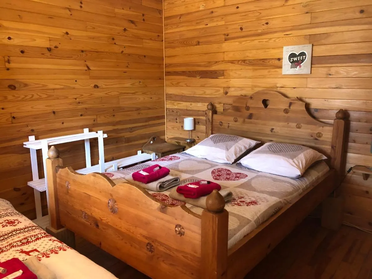 Camping, Hotel De Plein Air Les Cariamas Chateauroux-les-Alpes Campsite