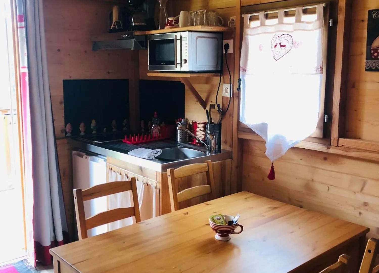 Camping Camping, Hôtel De Plein Air Les Cariamas Châteauroux-les-Alpes