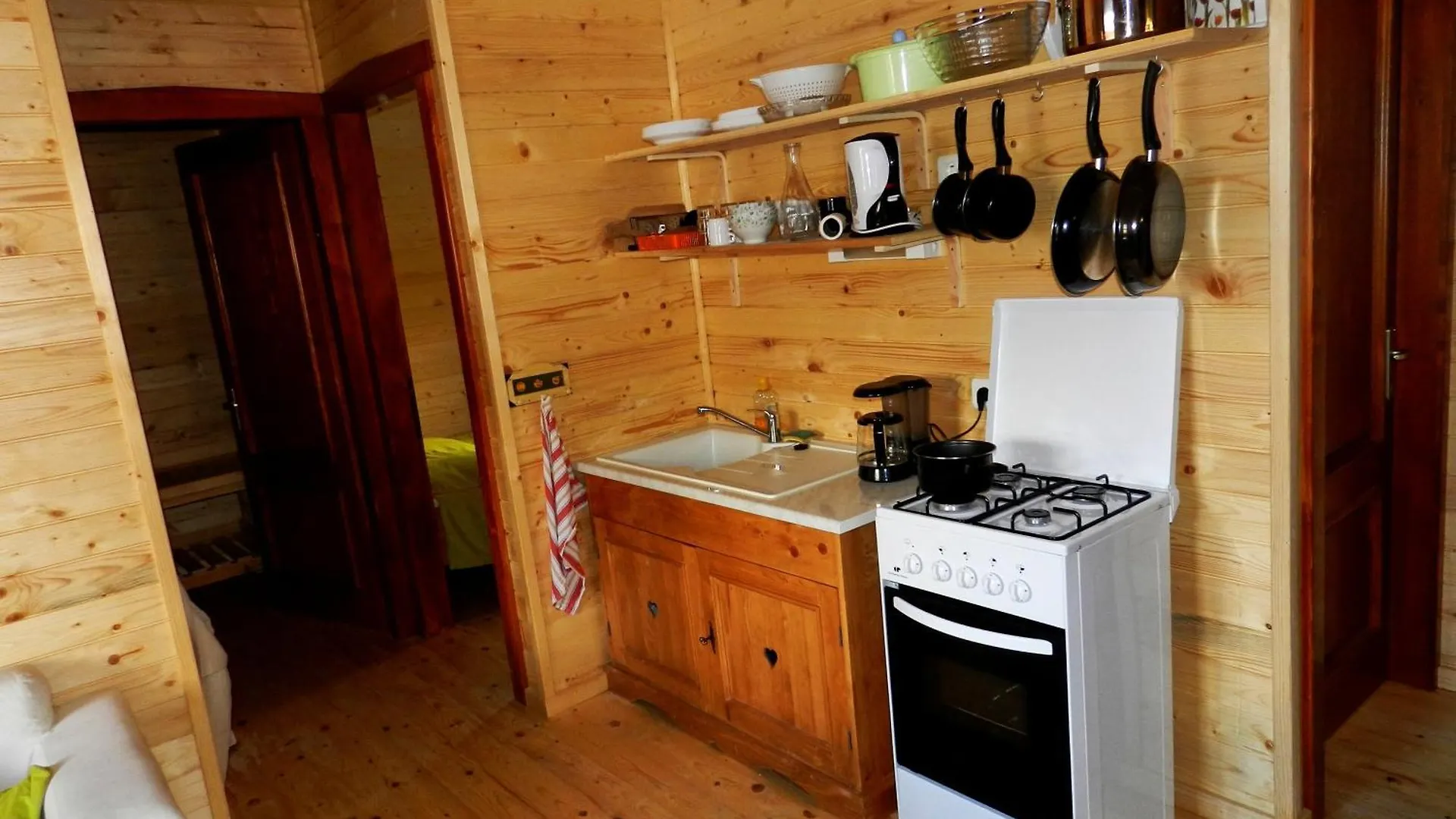 Camping, Hôtel De Plein Air Les Cariamas Châteauroux-les-Alpes 3*,  France