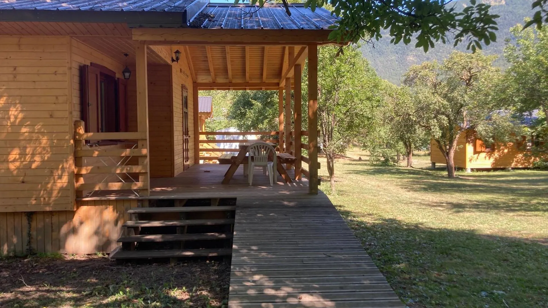 Camping Camping, Hôtel De Plein Air Les Cariamas Châteauroux-les-Alpes