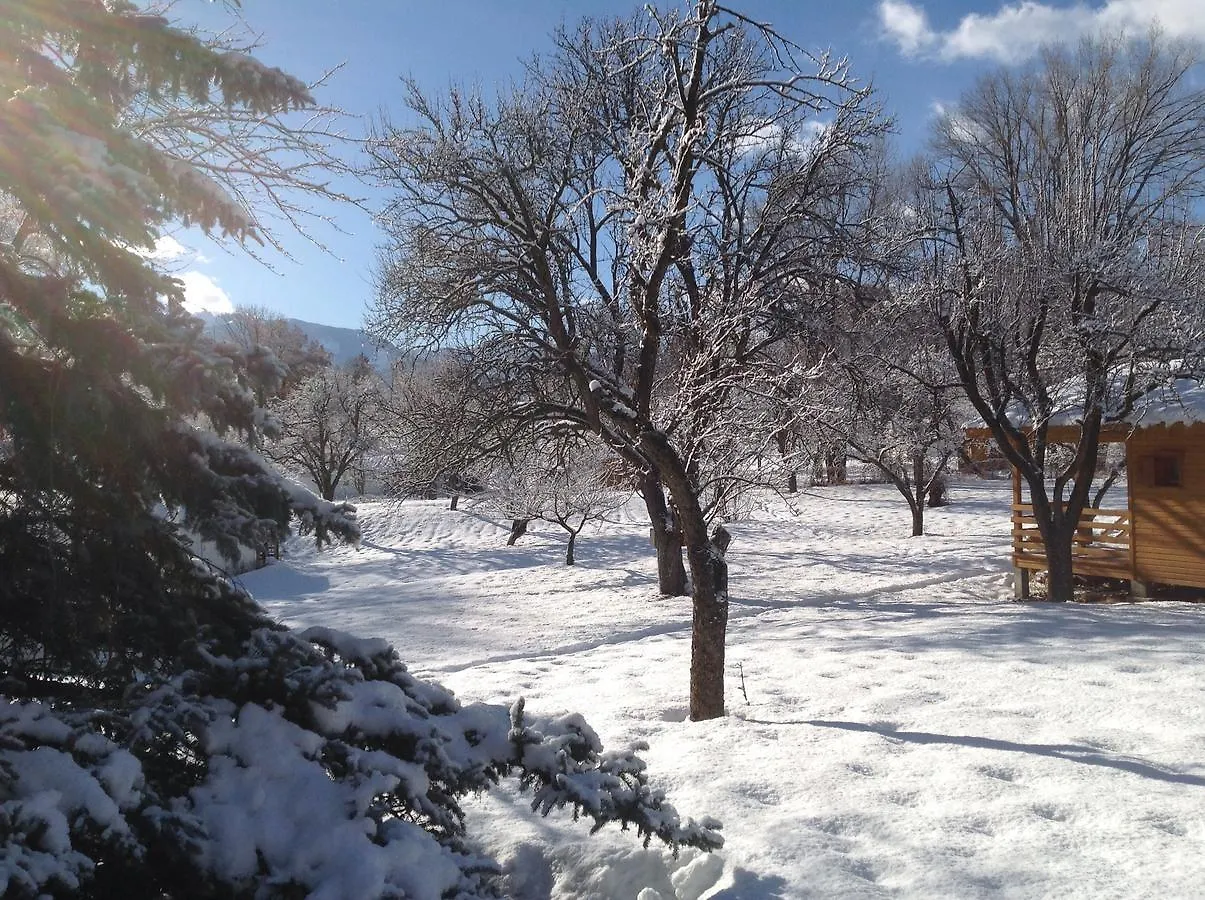 Camping, Hôtel De Plein Air Les Cariamas Châteauroux-les-Alpes Camping