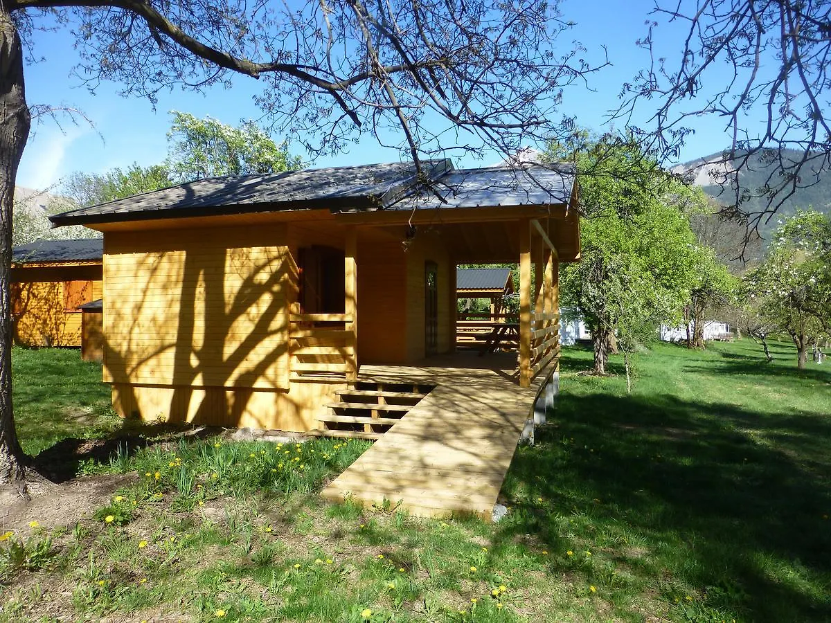 Camping Camping, Hôtel De Plein Air Les Cariamas Châteauroux-les-Alpes