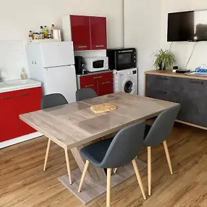 Joli T2 Dans Une Maison De Village Apartamento