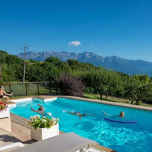 https://chalets-du-vieux-frene.hotels-rhonealpes.com