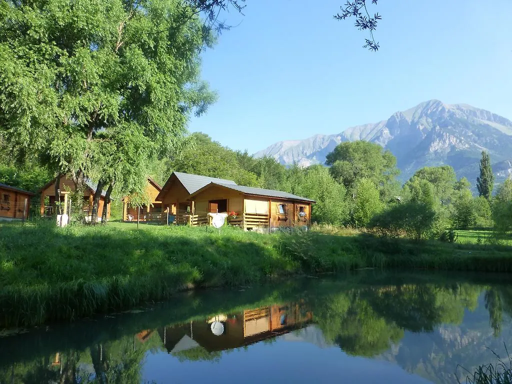 Camping, Hotel De Plein Air Les Cariamas Chateauroux-les-Alpes France