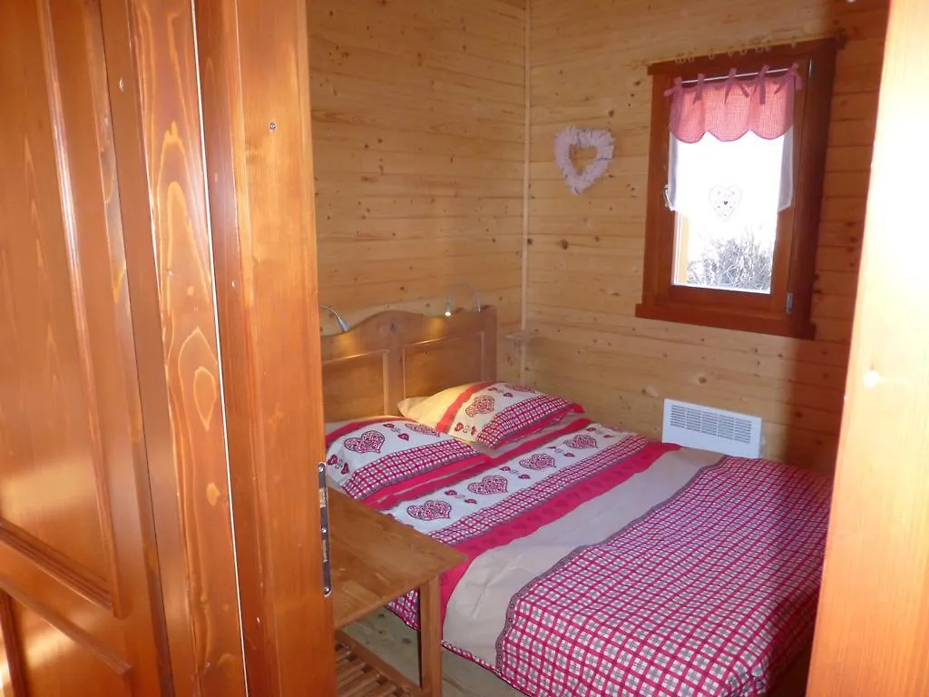 Campsite Camping, Hotel De Plein Air Les Cariamas Chateauroux-les-Alpes