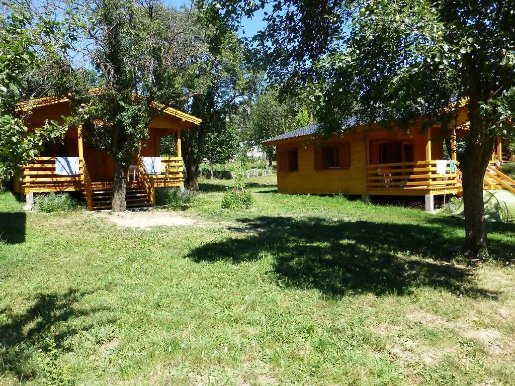 Camping, Hotel De Plein Air Les Cariamas Chateauroux-les-Alpes France