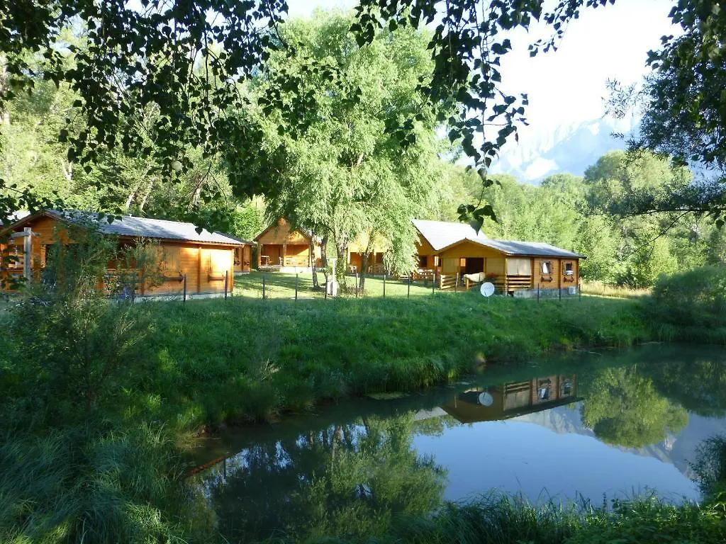 Camping, Hotel De Plein Air Les Cariamas Chateauroux-les-Alpes Campsite