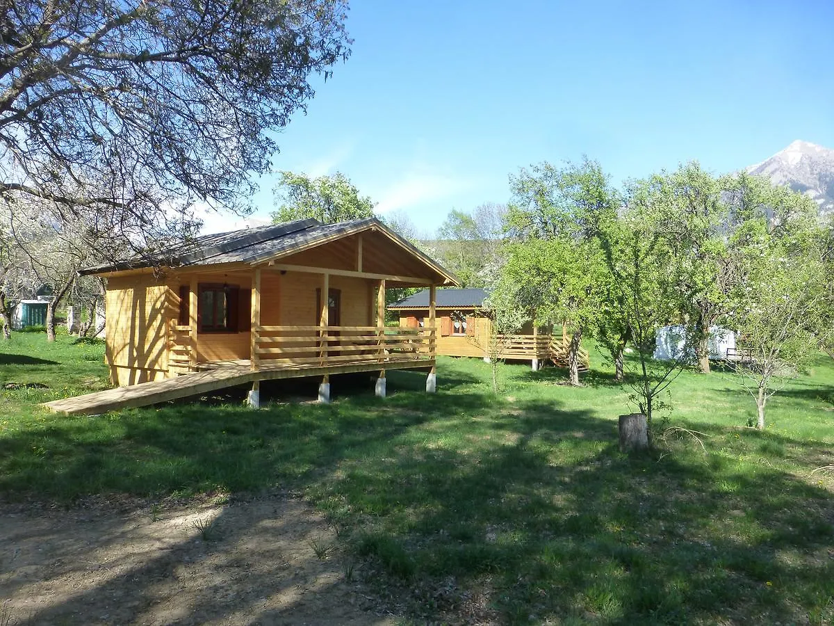 Camping, Hotel De Plein Air Les Cariamas Chateauroux-les-Alpes Campsite